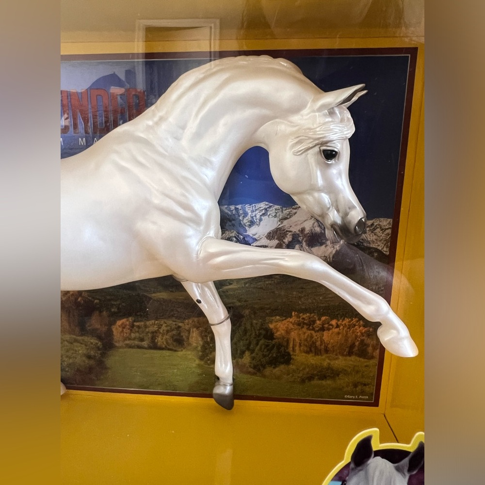 Breyer Thunder #1811 Denver Broncos Team Mascot New in Box - Picture 9 of 13